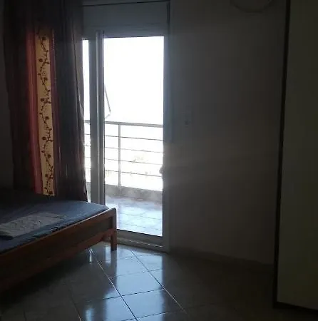 Rooms With View