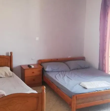 Rooms With View *