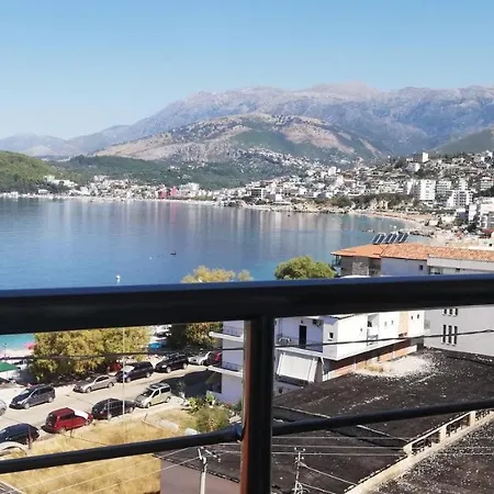 Rooms With View *